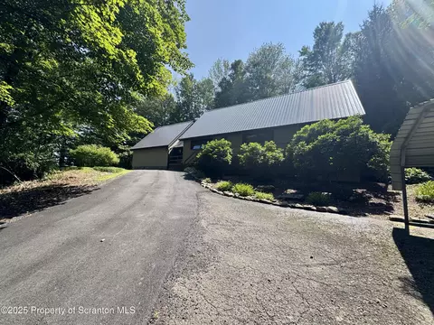 1445 Heart Lake Rd, Scott Twp, PA 18433