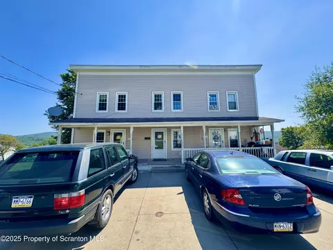 406 Susquehanna St, Forest City, PA 18421