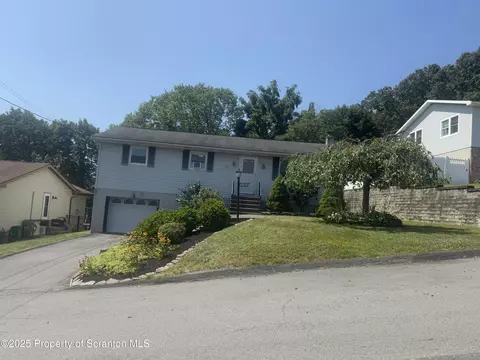 809 Beechwood, Olyphant, PA 18447