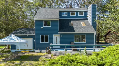 6030 Boardwalk Dr, Tobyhanna, PA 18466