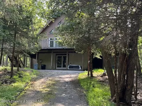 72 Country Clb, Thornhurst, PA 18424