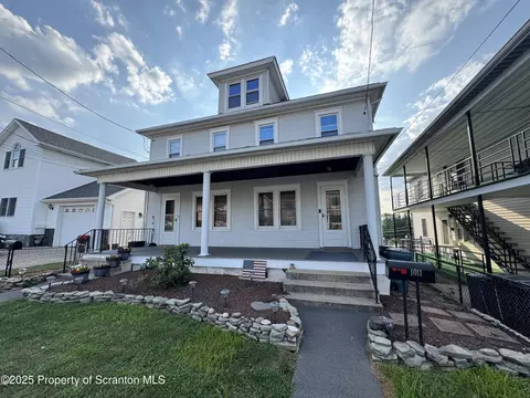 1011 Main St, Avoca, PA 18641