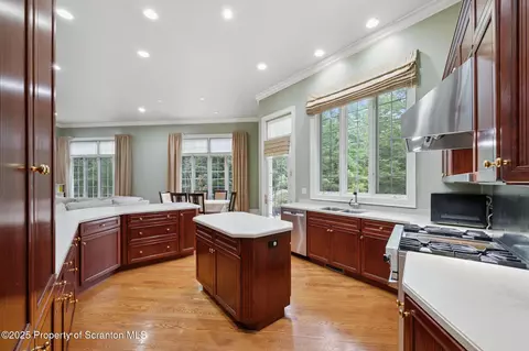 Kitchen - 6 Kipling Dr, Moosic, PA 18507 photo 1 of 5