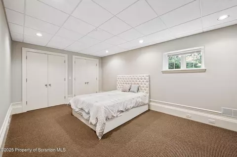 Bedroom - 6 Kipling Dr, Moosic, PA 18507 photo 8 of 9