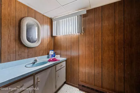 Bath - 915 Johns Dr, Moosic, PA 18507 photo 3 of 4