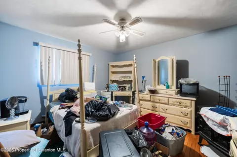 Bedroom - 915 Johns Dr, Moosic, PA 18507 photo 1 of 3