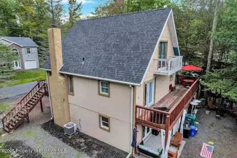 7381 Ventnor Dr, Tobyhanna, PA 18466