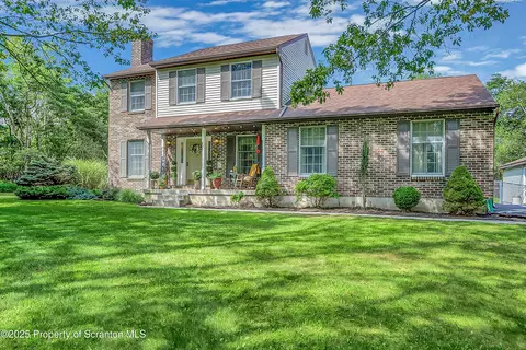 1232 Quiet Hills Ln, Effort, PA 18330