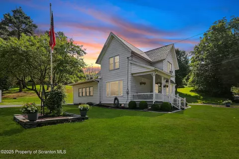 1384 State Route 106, Clifford Township, PA 18407