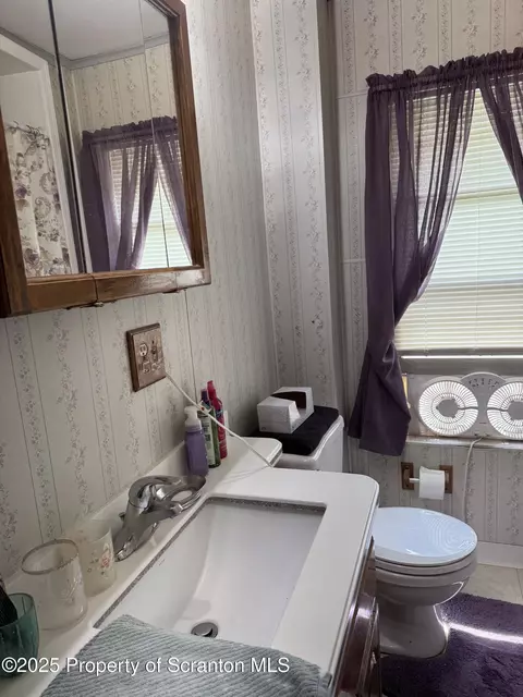 205207 Spring, Scranton, PA 18508 photo 33