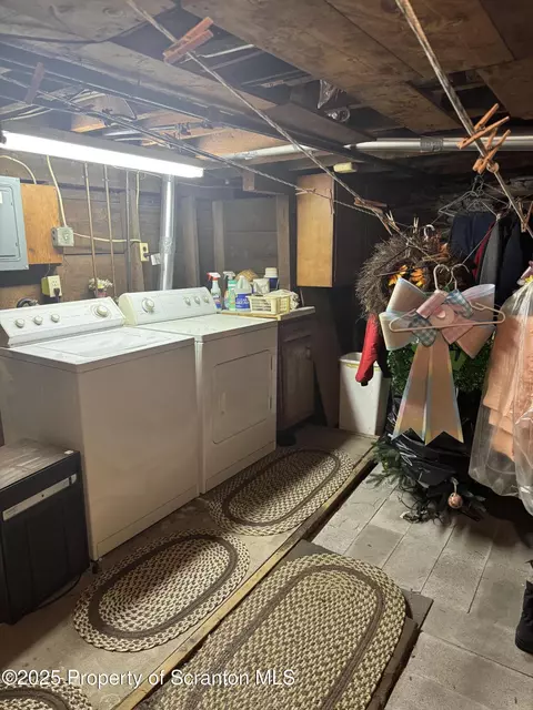 205207 Spring, Scranton, PA 18508 photo 38