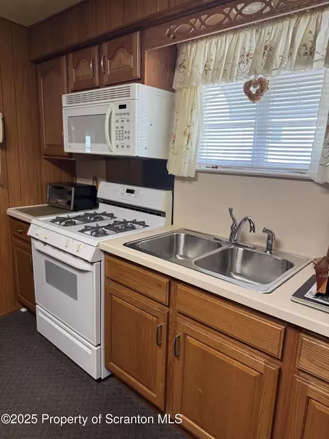 205207 Spring, Scranton, PA 18508 photo 8