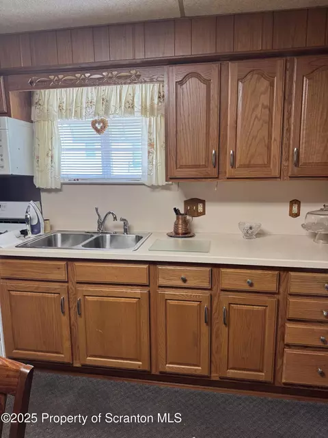 205207 Spring, Scranton, PA 18508 photo 9