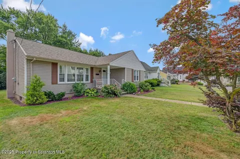 920 Lincoln St, Dickson City, PA 18519