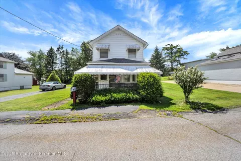 17 Napoli St, Plains, PA 18702