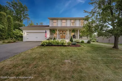 909 N Longwood Dr, South Abington, PA 18411