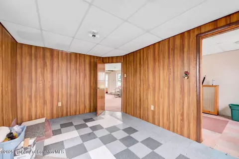 Entry Way - 225 E 233 E 301 East Drinker Stret, Dunmore, PA 18512 photo 7 of 8