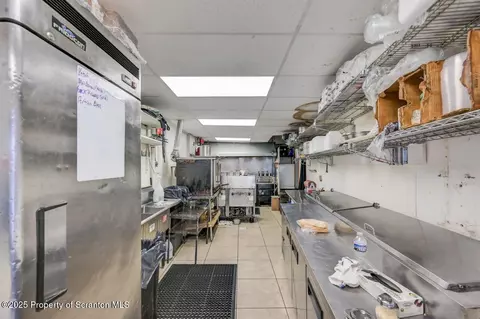 Kitchen - 225 E 233 E 301 East Drinker Stret, Dunmore, PA 18512 photo 2 of 2