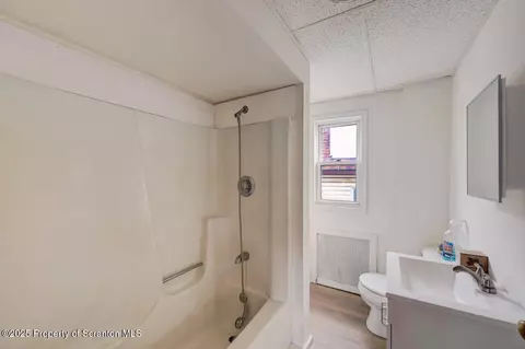 Bath - 225 E 233 E 301 East Drinker Stret, Dunmore, PA 18512 photo 2 of 3