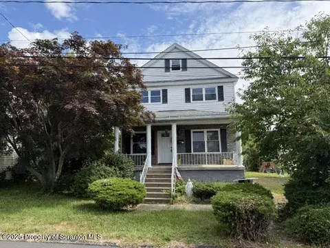 811 Murray St, Throop, PA 18512