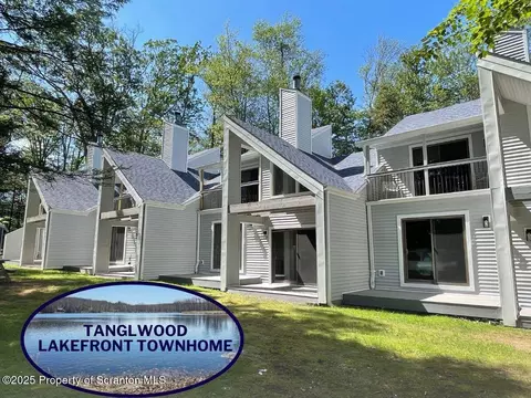 134 Laurel Hill Dr, Greentown, PA 18426