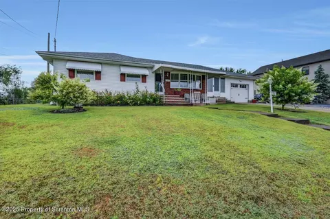 216 Prospect St, Dunmore, PA 18512