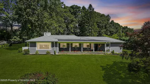 929 Winola Rd, Clarks Summit, PA 18411
