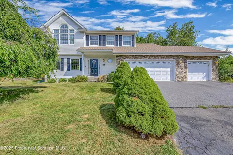 1012 Westwood Dr, South Abington, PA 18411