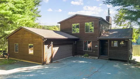 1048 Aquarius Dr, Lake Ariel, PA 18436