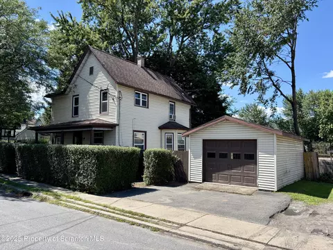 2113 Golden Ave, Scranton, PA 18508