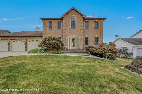 1154 Lincoln Ave, Blakely, PA 18447