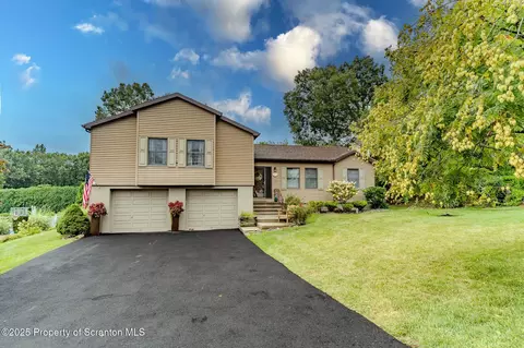 209 White Birch Dr, Scranton, PA 18504