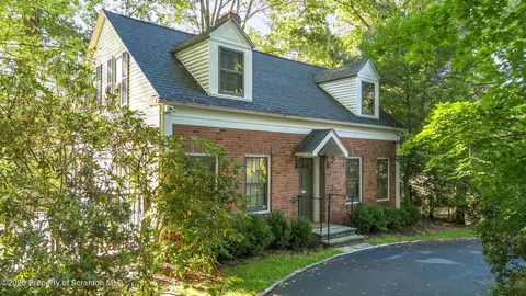 111 Upper Knapp Rd, Clarks Summit, PA 18411