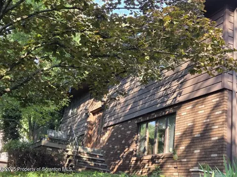 60 Elmhurst Blvd, Scranton, PA 18505