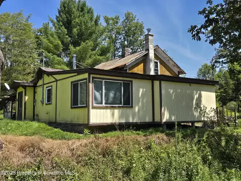 828 E Avery Sta, Tunkhannock, PA 18657