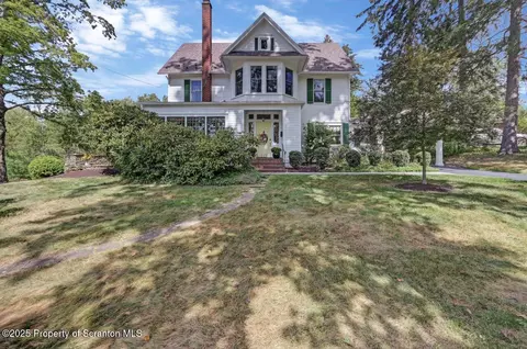 215 Fairview Rd, Clarks Green, PA 18411