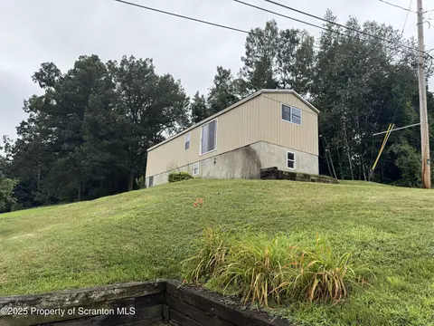 1002 Ridge St, Olyphant, PA 18447