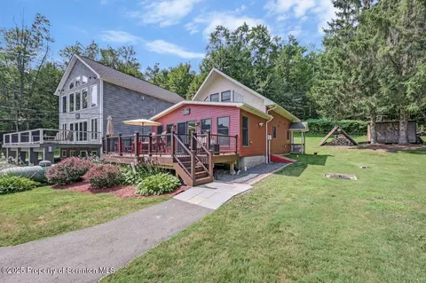 1462 Farnham Rd, Factoryville, PA 18419