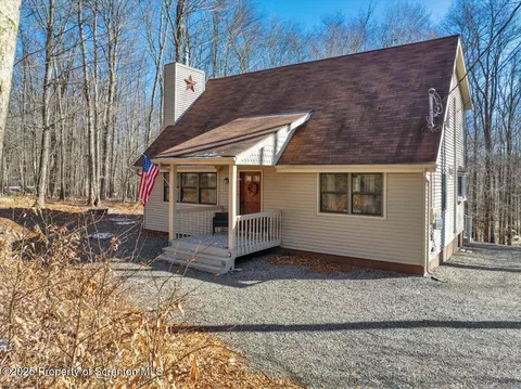 122 Big Bass Dr, Clifton Twp, PA 18424