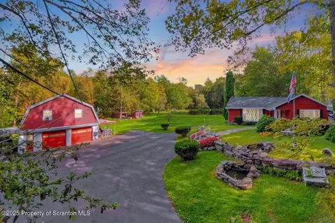 68 Main St, Gouldsboro, PA 18424