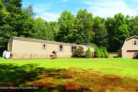 65 Townhouse Rd, Little Meadows, PA 18830