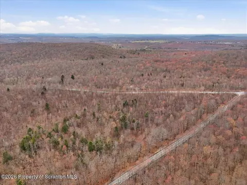 1089 Owego Tpke, Fell Twp, PA 18407