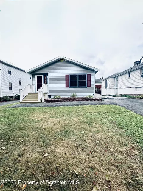609 W Lackawanna Ave, Dickson City, PA 18447