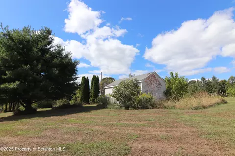 714 Fitch Hill Rd, Springville, PA 18844