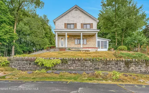 34 Birkett St, Carbondale, PA 18407