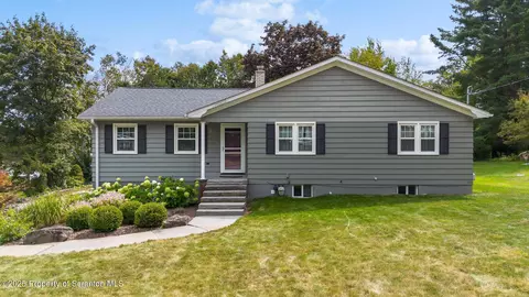 525 Knapp Rd, Clarks Summit, PA 18411