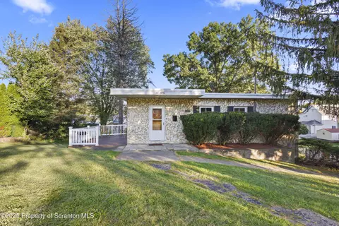 231 Gaston Pl, Scranton, PA 18508