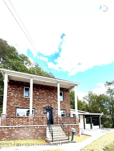 16 Shannon St, Simpson, PA 18407
