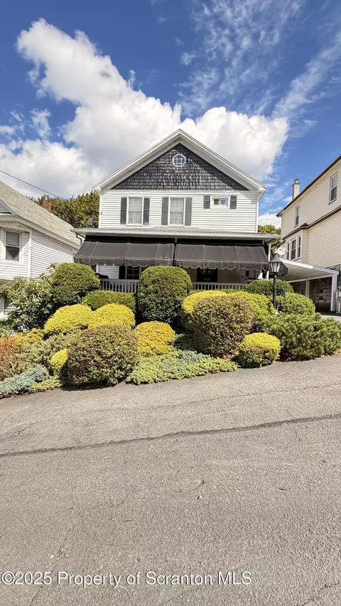 171 Lincoln Ave, Carbondale, PA 18407