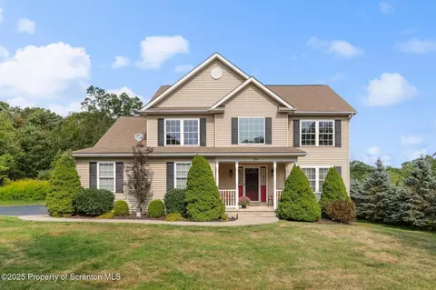 200 Windsor Way, Roaring Brook Twp, PA 18444